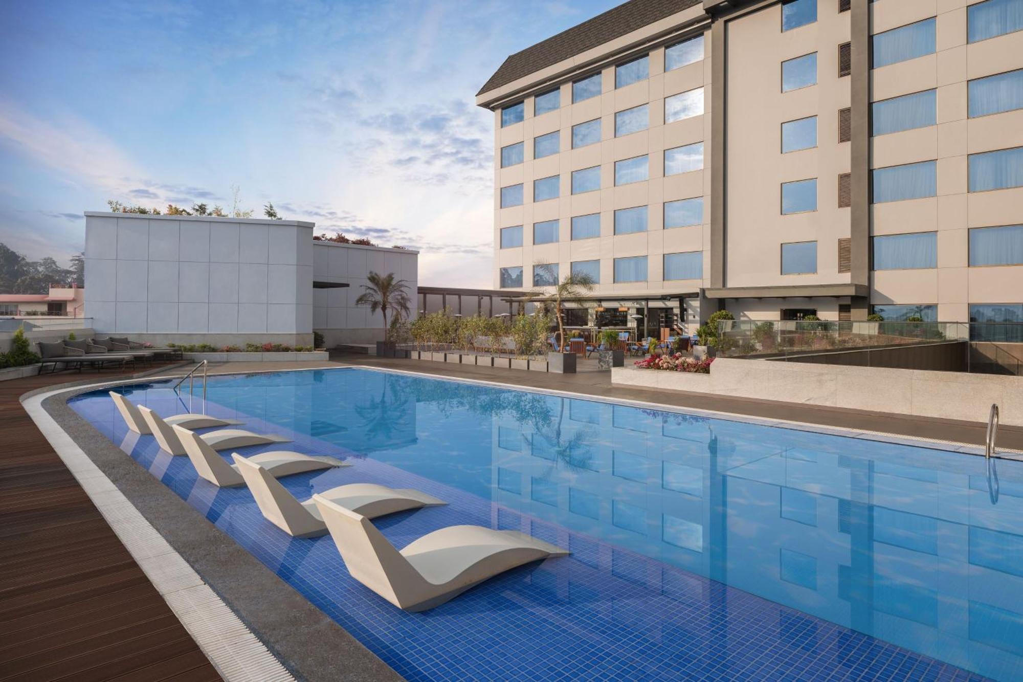 מלון Courtyard By Marriott שילונג מראה חיצוני תמונה